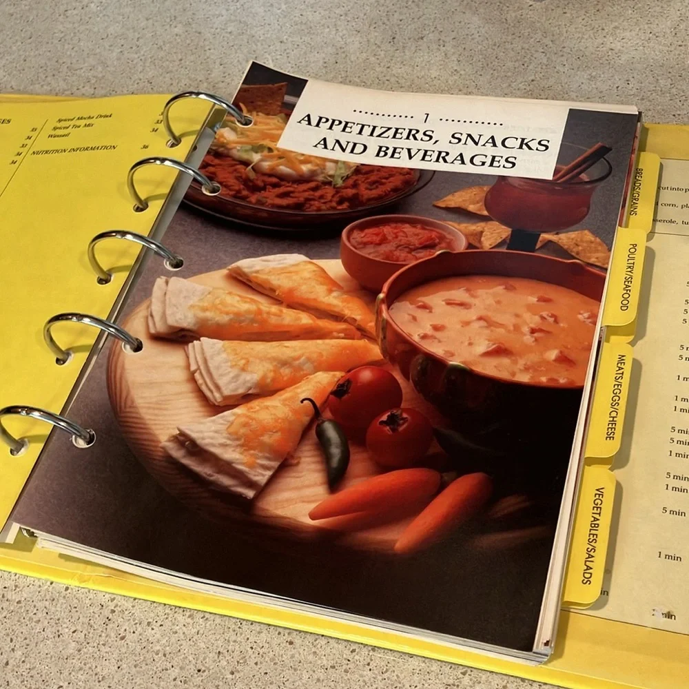 Vintage Betty Crocker's Microwave Cookbook 5-Ring